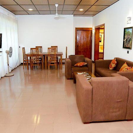 Seven Rich Villa アヌラーダプラ エクステリア 写真