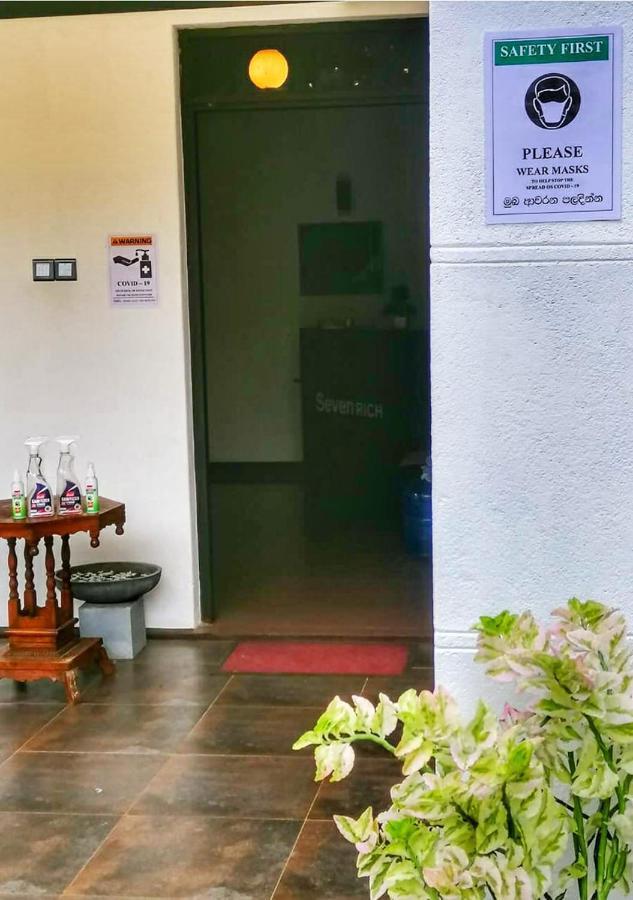 Seven Rich Villa アヌラーダプラ エクステリア 写真